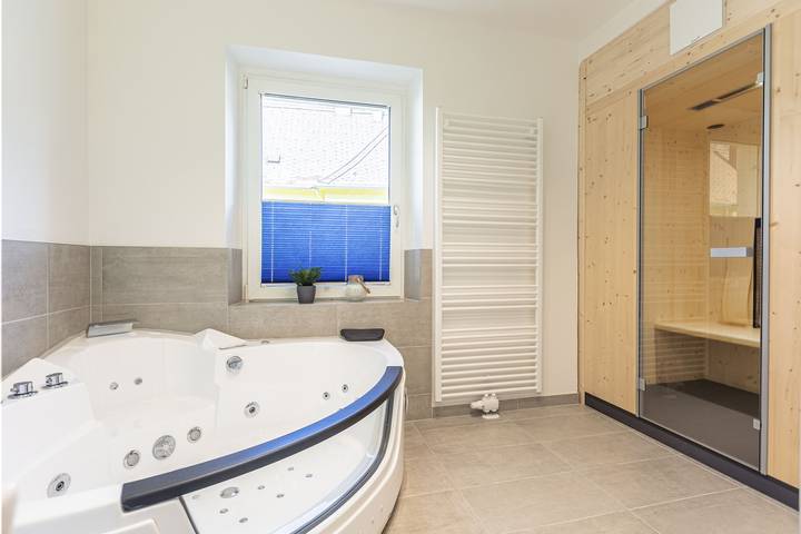 Entire apartment, Superior Ferienwohnung mit Ir-Sauna & Whirlwanne Ii in Eisenerz, Eastern Upper Styria