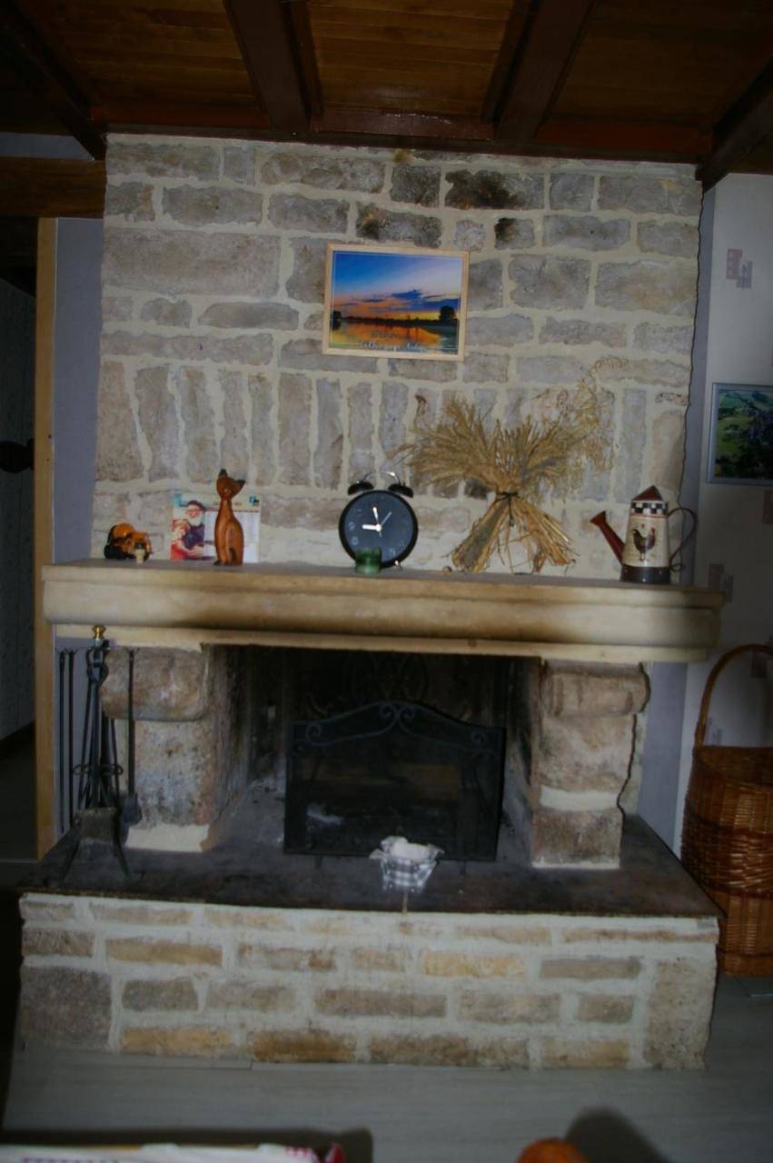Gite au Chalet in Laferté-sur-Aube, Haute-Marne