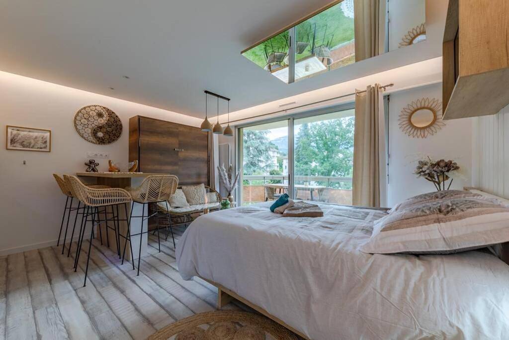 Appartement entier, Le Quintessence: Balnéo & Luminothérapie + parking in Voiron, Isère