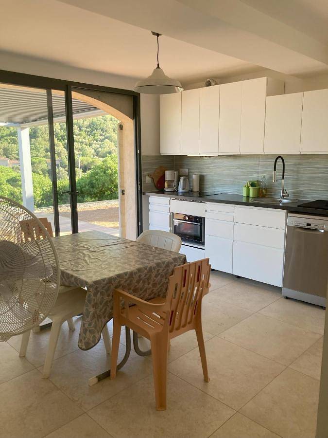 Gîte pour 6 personnes, avec jardin et vue dans Miomo - 4