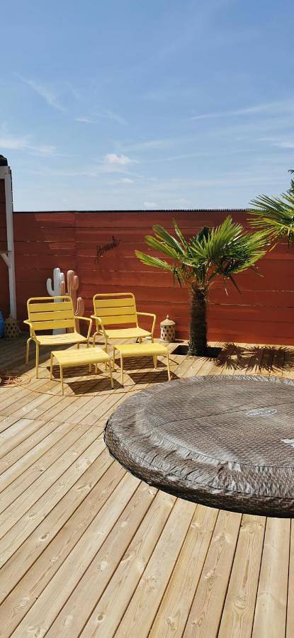 Gîte pour 2 personnes, avec piscine et jacuzzi ainsi que jardin et terrasse à Roézé-sur-Sarthe - 2