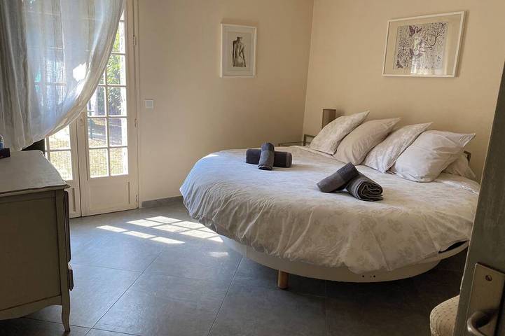 Large family home, swimming pool, jacuzzi, pool house, boules court in Châteauneuf-Grasse, Mittelmeerküste (Frankreich)