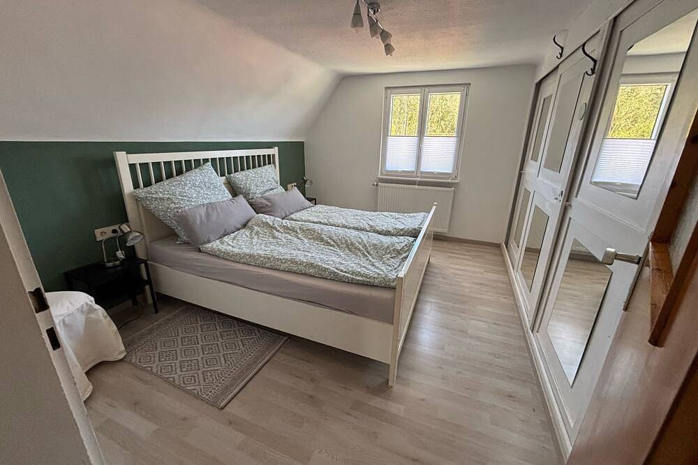 Gemütliches, freistehendes Ferienhaus mit Sonnenterasse und Liegewiese in Bergatreute, Region Bodensee-Oberschwaben