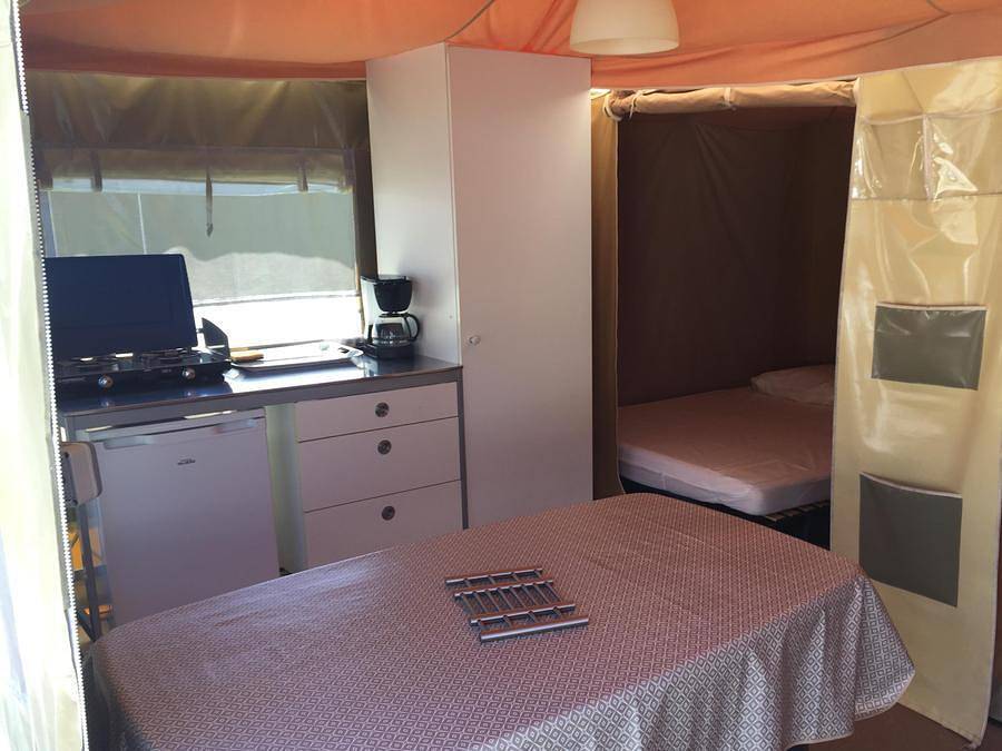 Camping A L'Abri de l'Océan - Canvas bungalow 4 persons in Baye, Quimper region