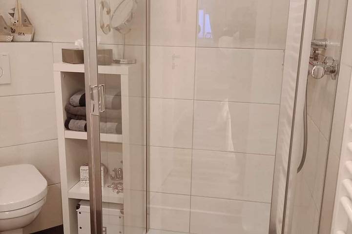 Appartement entier, Little reverie Frango Eifel / castle rear Whirlpool / sauna house / massage chair in Pronsfeld, Naturpark Hohes Venn-Eifel