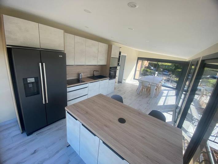 Gîte pour 10 personnes, avec jardin ainsi que piscine et terrasse dans Grièges - 4