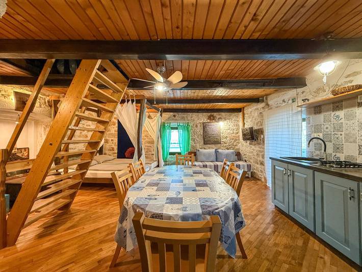 Ferienwohnung für 6 Personen, mit Terrasse und Garten auf Murter - 3