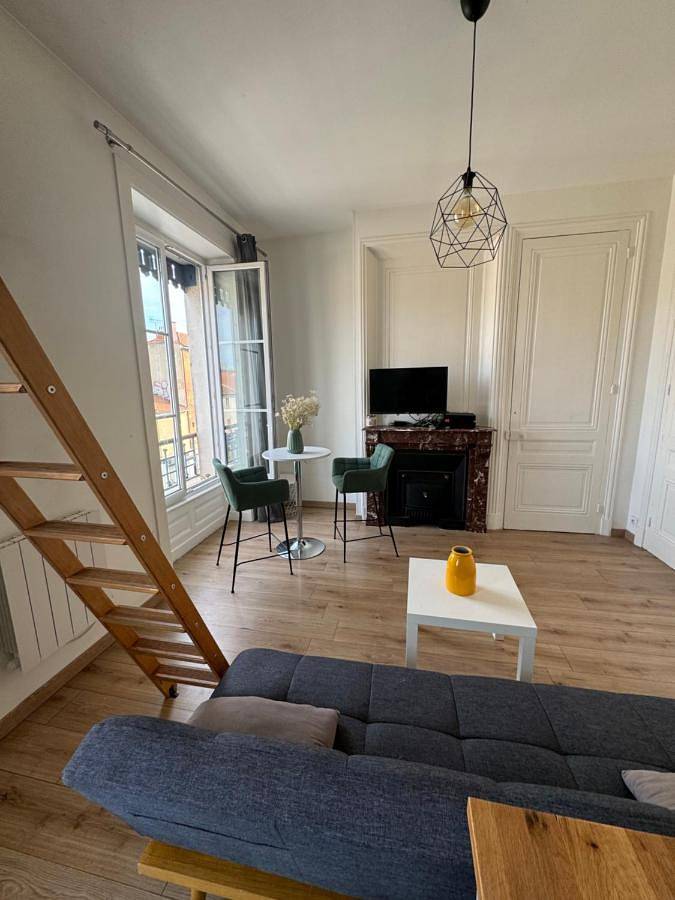 Gîte pour 4 personnes à Tassin-la-Demi-Lune - 4