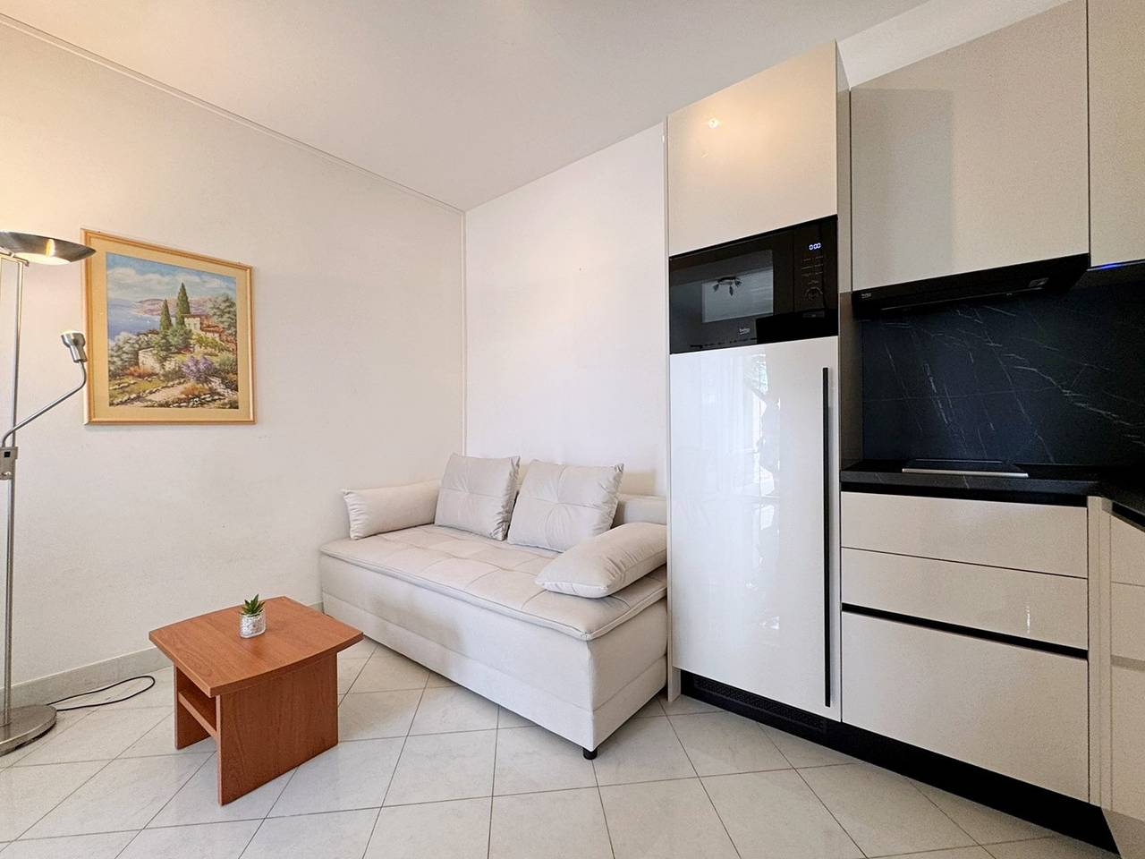 Apartamento entero, Apartment Scheich - seafront, 20 m from sea, ground floor, terrace in Silo (Krk), Krk (isla)