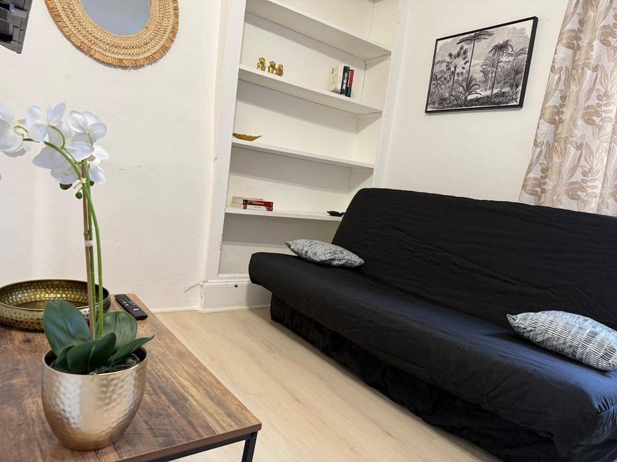 Appartement entier, Sweet Home : Votre havre de paix au cœur d'épernon in Épernon, Région de Chartres