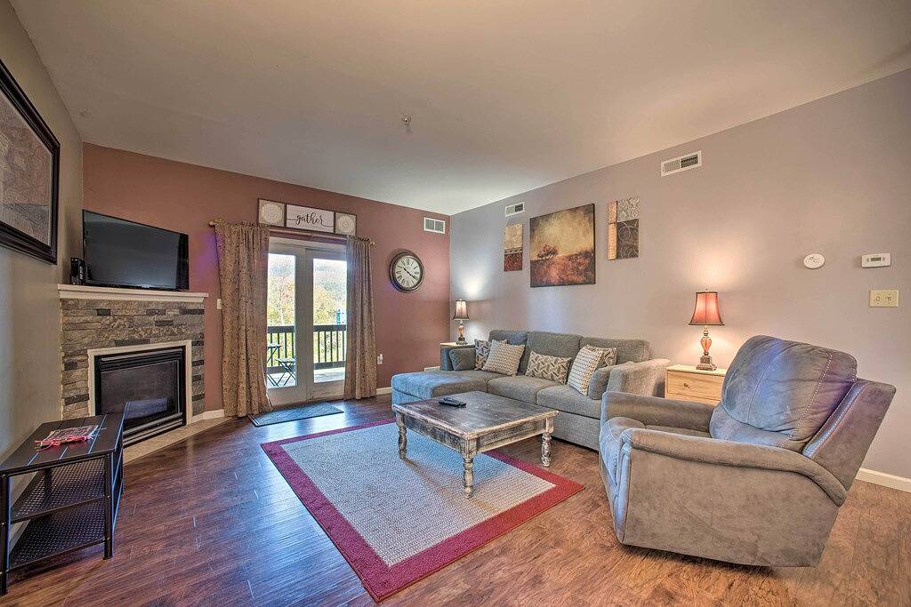 Ganze Wohnung, Hunter Mountain Ski Retreat - Steps to Lift! in Hunter, Catskill Mountains