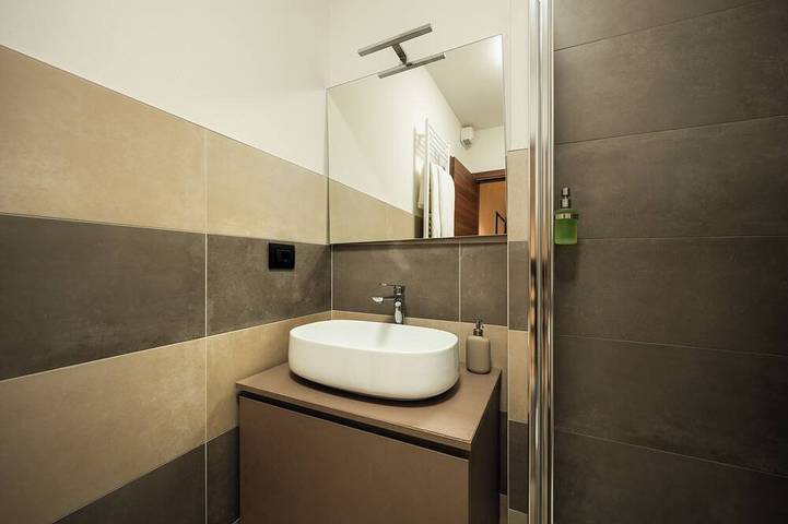 Appartement entier, Domus Acaja - Appartement élégant au centre historique - cuisine équipée in Pignerol, Province de Turin