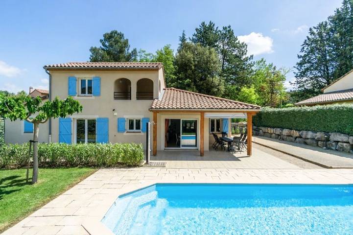 Villa voor 8 personen, with balkon and zwembad as well as tuin in Vallon-Pont-d'Arc