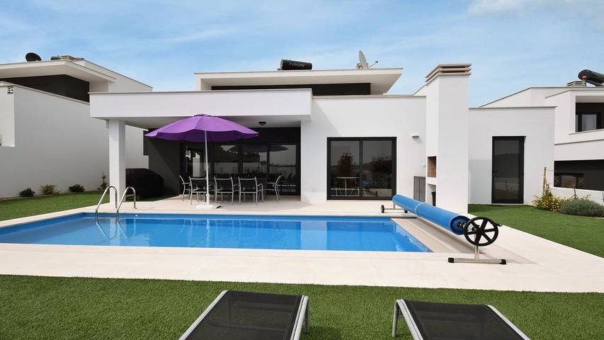 Maison de vacances pour 8 personnes, avec piscine et balcon à Nazaré