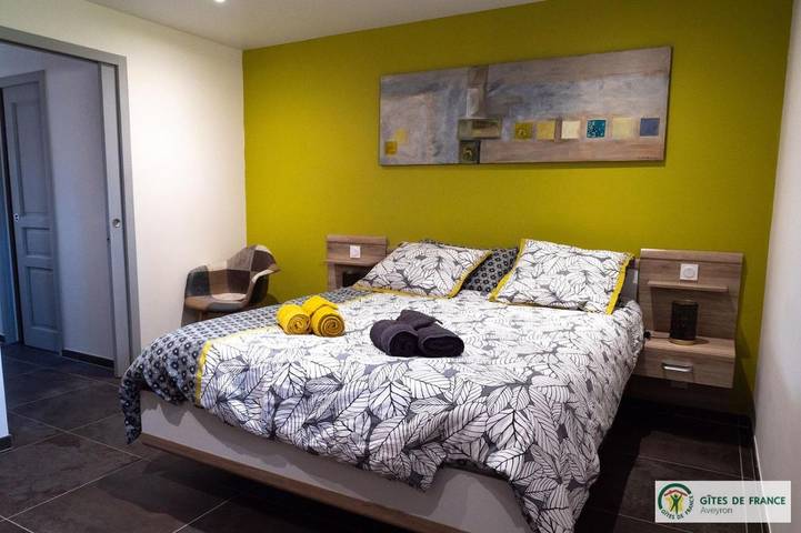Location de vacances pour 8 personnes, avec piscine ainsi que vue et jardin, animaux acceptés à Durenque - 3