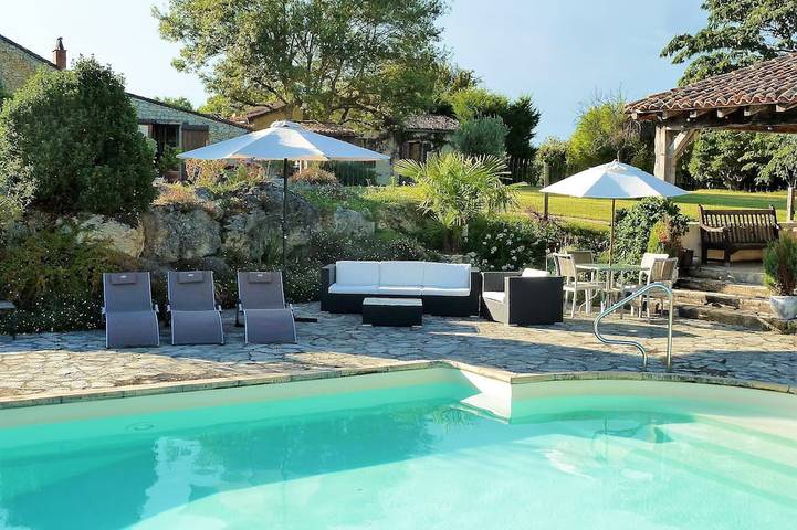 Gîte pour 4 personnes, avec Jardin et Piscine