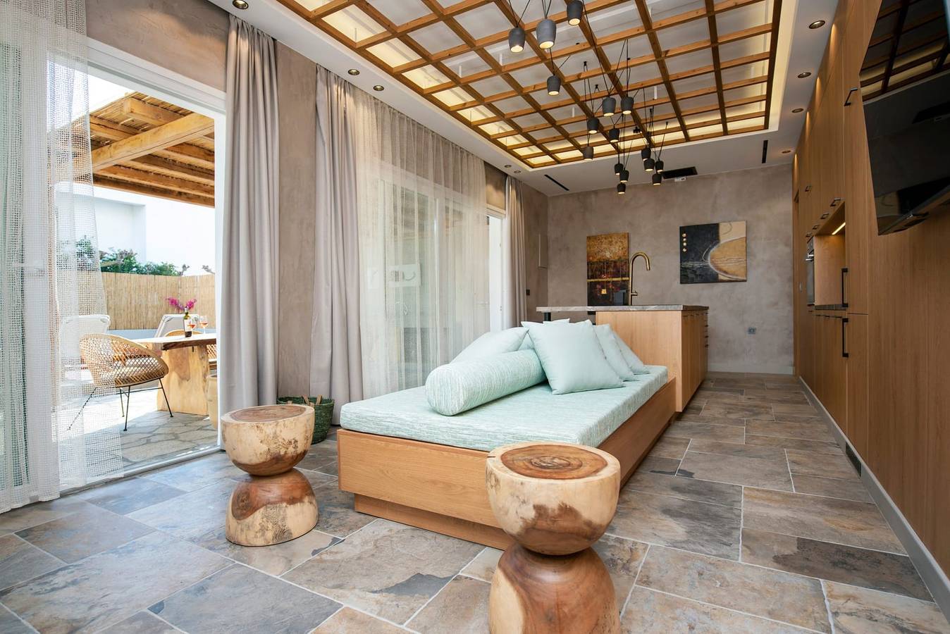 House Velionis, Private Pool, Furnished Terrace, Milos in Pollonia, Milos