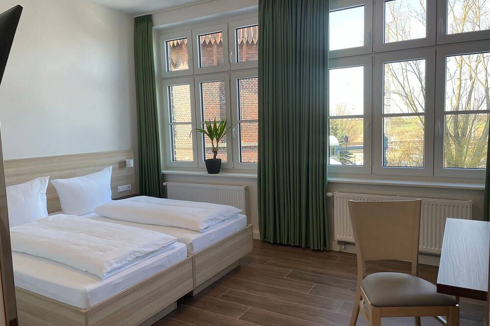 Ganze Wohnung, Gästehaus Besandung - Appartement 302 - Lokschuppen Pasewalk- Gästehäuser mit Dz in Pasewalk, Vorpommern