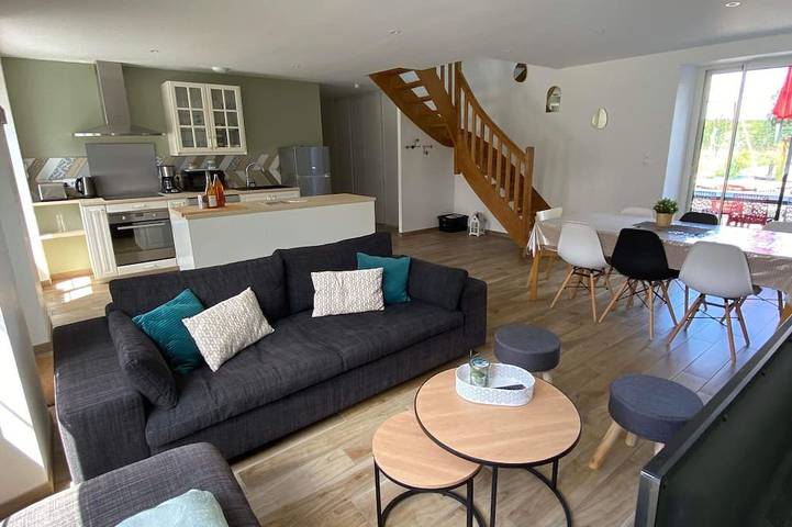 Location de vacances pour 8 personnes, avec terrasse et jardin à Saint-Pierre-de-Plesguen