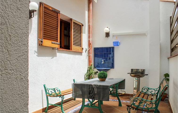 Appartement de vacances entier, Appartement en bord de mer : Terrasse, WiFi & AC (2.5km) in Platja Gran (Tossa de Mar), Tossa de Mar