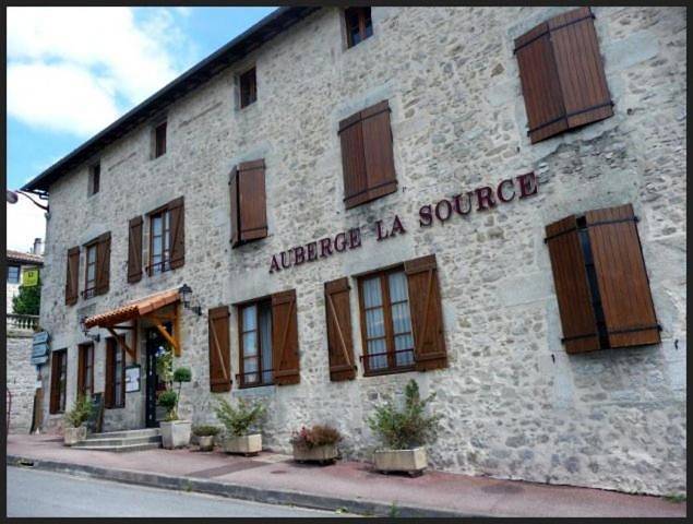 Auberge la Source - Logis Hôtels in Cieux, Région de Bellac