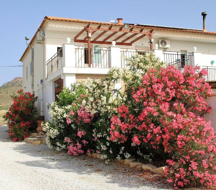 Casa vacanza per 2 persone, con Terrazza e Giardino nonché Piscina e Panorama a Oria (Andalucía)