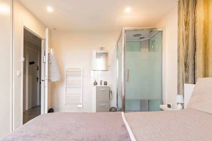 La chambre des Reves - N°2/3- option Espace Détente Spa Privatif et Massages. in Boucau, Région de Bayonne