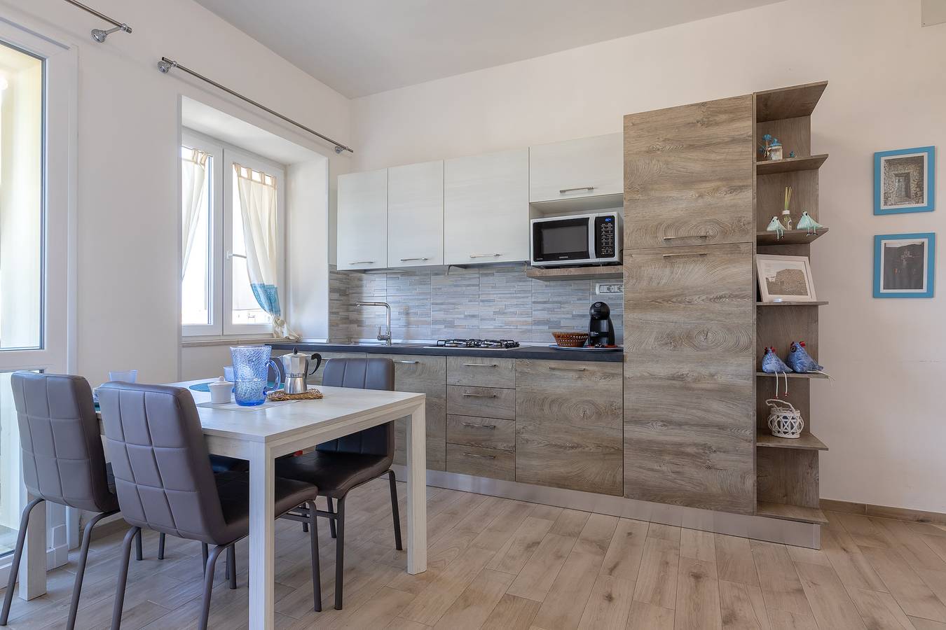 Appartement entier, Appartement "Fronte Porto" avec vue sur la mer, Wi-Fi et climatisation in Pivarada, Province de Sassari