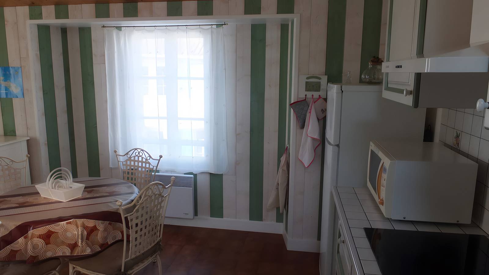Appartement entier, Appartement 'Centre Village' avec Wi-Fi in Ars-en-Ré, Île de Ré