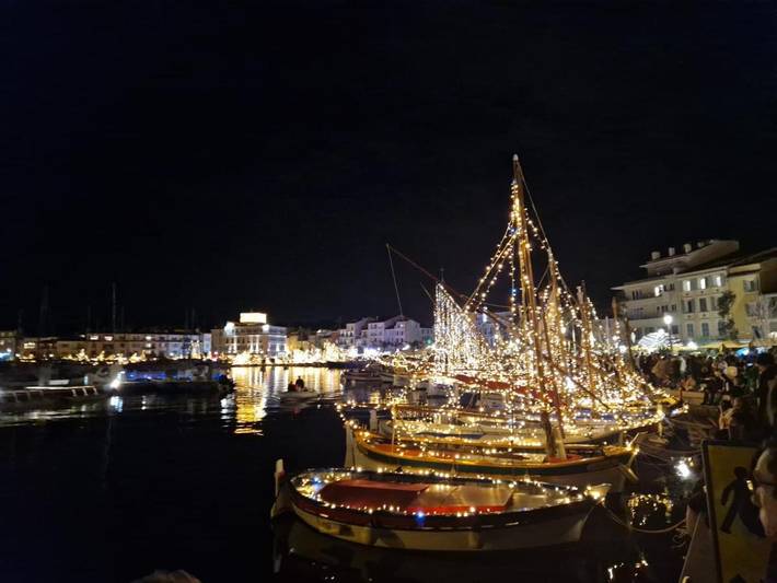 Villa pour 10 personnes, avec terrasse ainsi que vue et piscine, animaux acceptés à Sanary-sur-Mer - 3