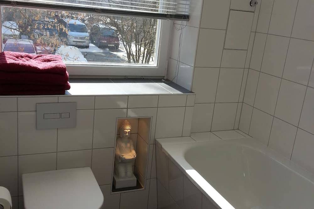 Ganze Wohnung, Zentral, ruhig, hell Ferienwohung Nähe Kuhdamm - Nollendoftplatz in Berlin Innenstadt, Berlin