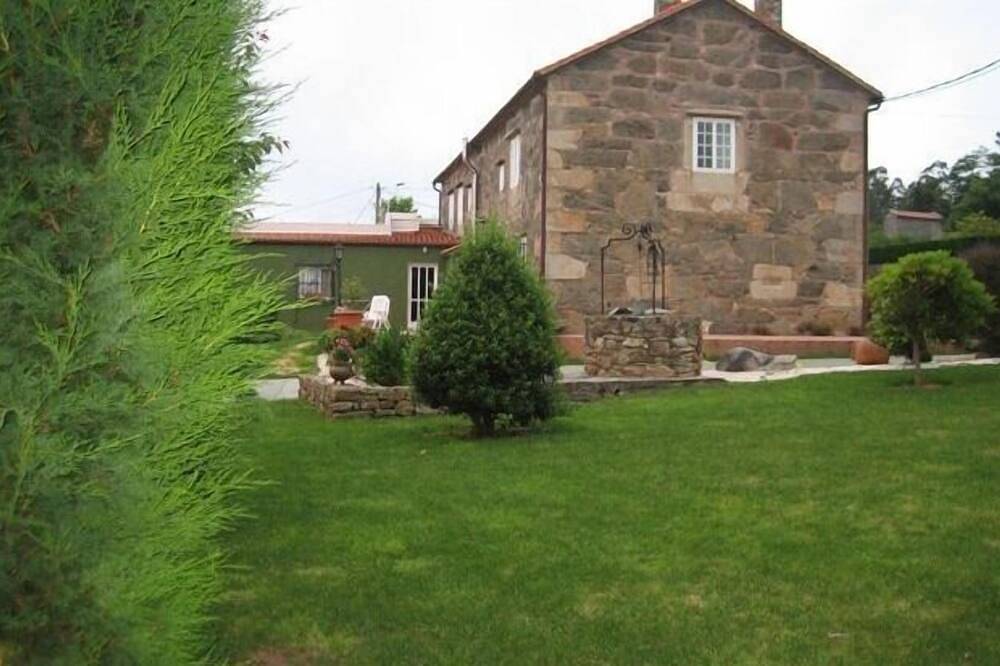 Casa rural (alquiler íntegro) A Casona para 14 personas in Zas, Costa de Galicia