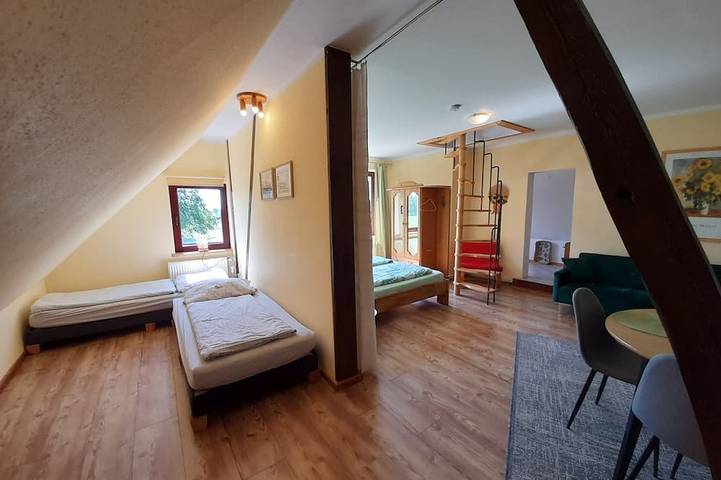 Ganze Wohnung, Ferienwohnung an der Ostsee - Alleinlage am Waldrand  <br> in Ahrenshagen-Daskow, Vorpommern-Rügen