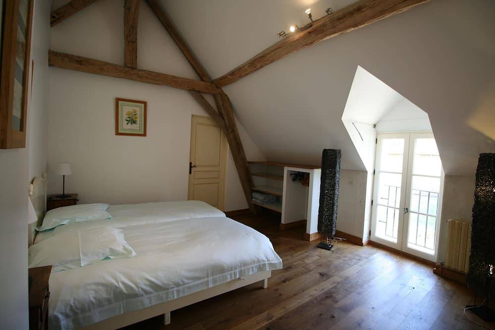 Belles maisons 12p: 6ch, 6 sdb, silence ,   Beauval, piscine : gite Orfeuiles in Thésée, Région de Romorantin-Lanthenay