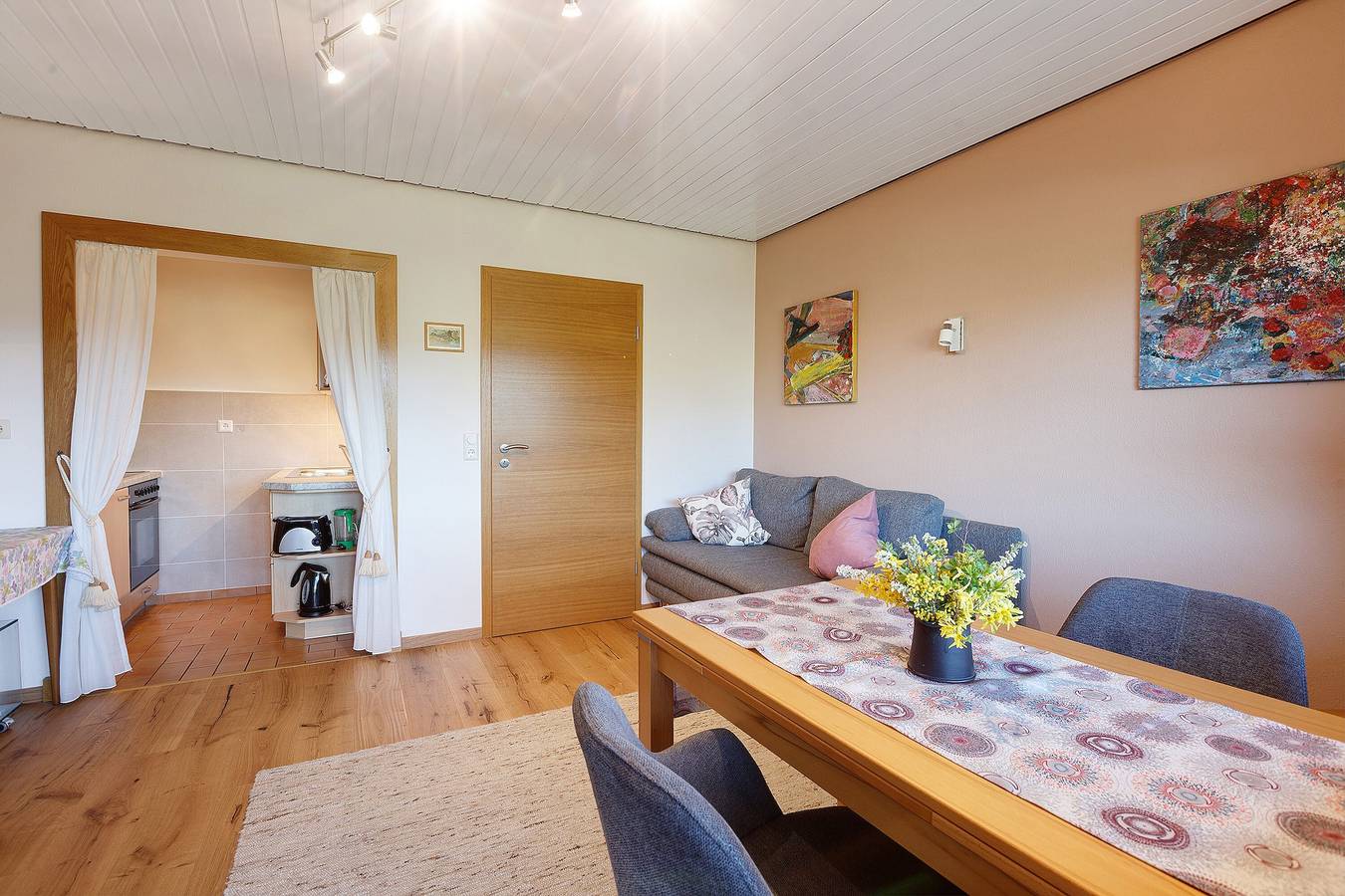 Ganze Wohnung, Ferienwohnung Rosi mit einmaligem Panoramaausblick, großer Sonnenterrasse und Wlan in Bernau im Schwarzwald, Südschwarzwald