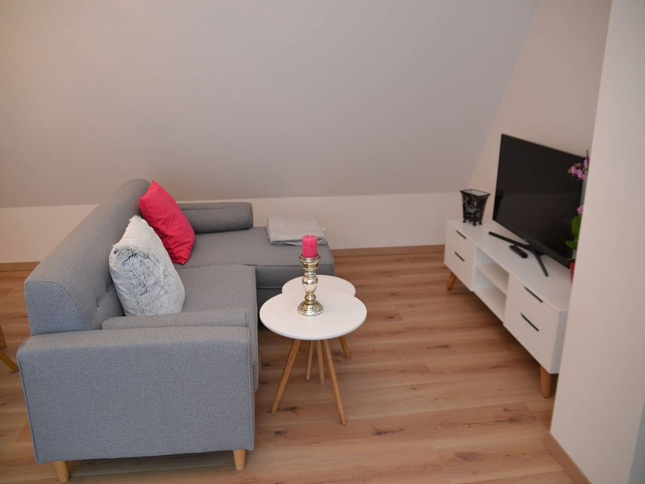 Ganze Wohnung, Apartment 'Ferienwohnung 4 Spätburgunder 56qm' mit Gemeinschaftsterrasse, Balkon & Wlan in Iphofen, Fränkisches Weinland
