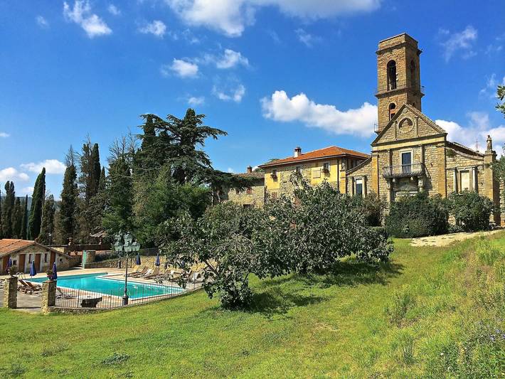 Casa vacanza per 20 persone, con Balcone e Terrazza nonché Giardino e Piscina a Civitella in Val di Chiana