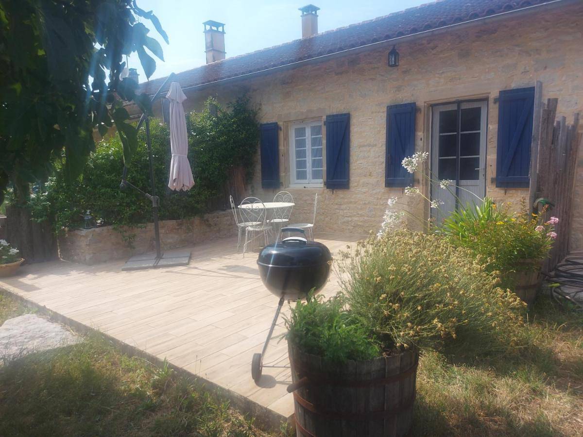 Gîte La Longère bleue in Caylus, Quercy