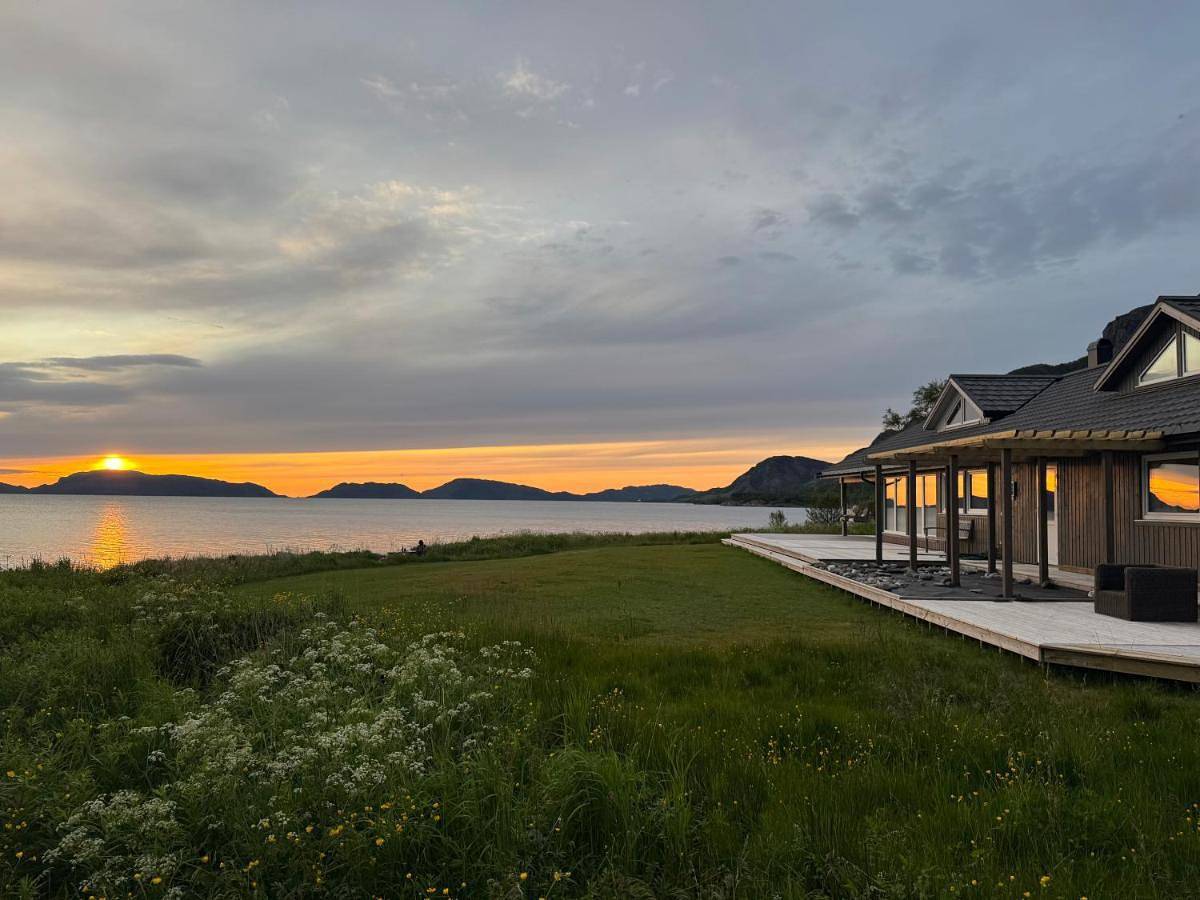 Villa - Beach Front in Bindal