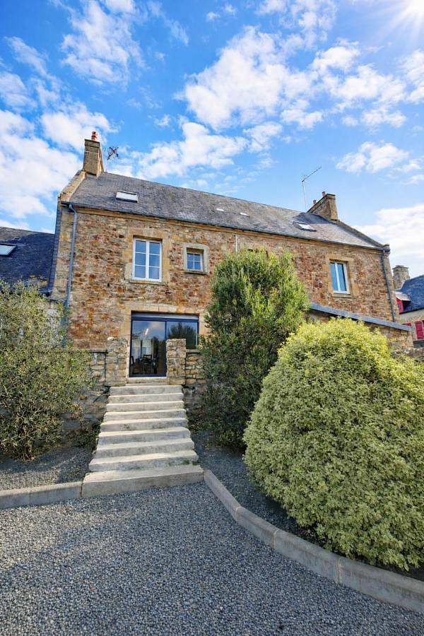 Location de vacances pour 10 personnes, avec jardin et vue dans Montsenelle