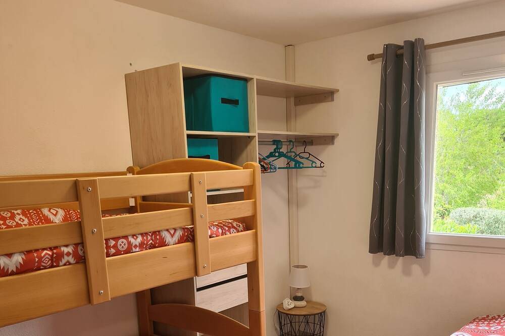 Air-conditioned villa, free Wifi, 500 m from the beach in residence with swimming pool. in Portiragnes Plage, Portiragnes