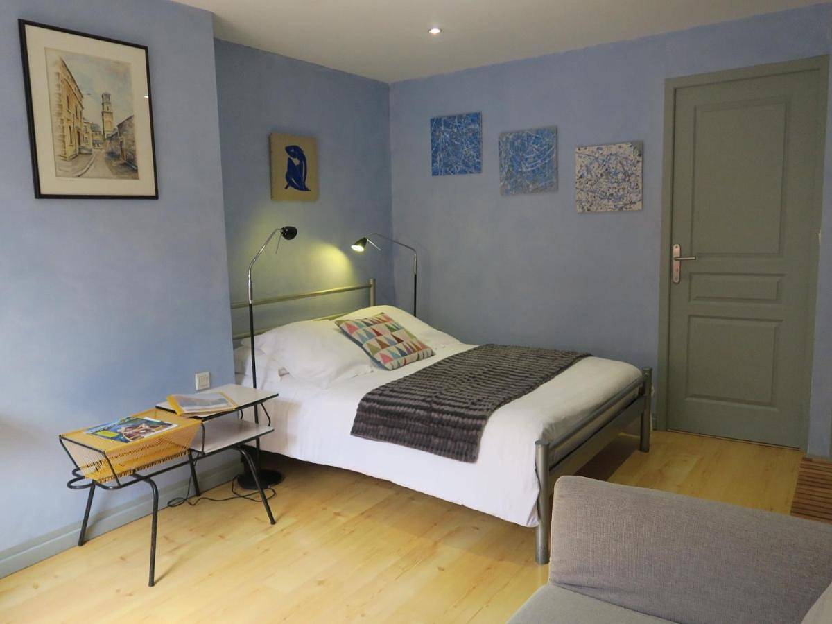 Standard Triple Room in Charleville-Mézières, Ardennes