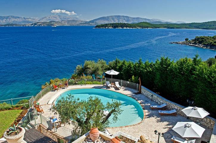Location de vacances pour 12 personnes, avec jardin et terrasse dans Kassiopi - 2