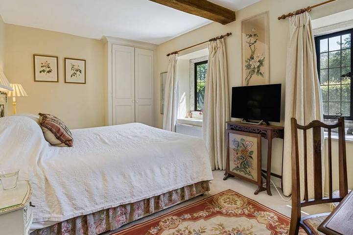 Grindstone Mill - sleeps 12 guests  in 6 bedrooms in Stroud, Gloucestershire