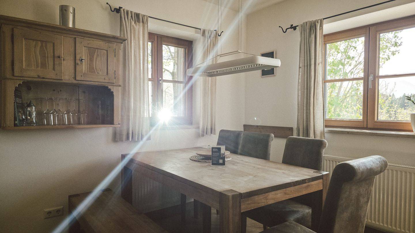 Ganze Wohnung, Luna Mia 2, große Ferienwohnung mit zwei Schlafzimmern, zwei Bädern und Garten in Neuschwanstein, Schwangau