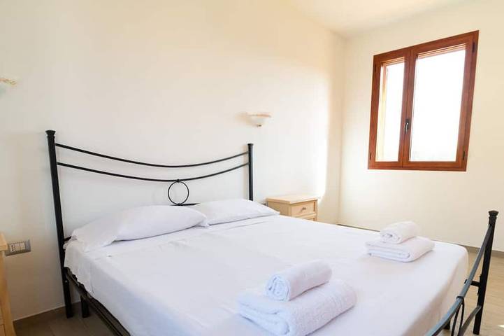 Yellow House- Villetta a due passi dal mare in Torregrande, Oristano