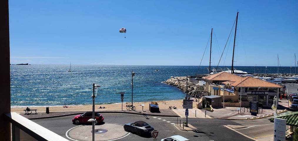 Gîte pour 4 personnes, avec balcon, animaux acceptés dans Plage Republique Frejus