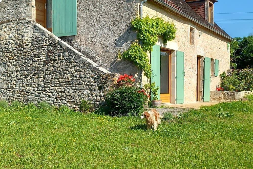 5 minutes from Rocamadour, Padirac, Lacave, Martel, the Dordogne, etc... in Montvalent, Macizo Central