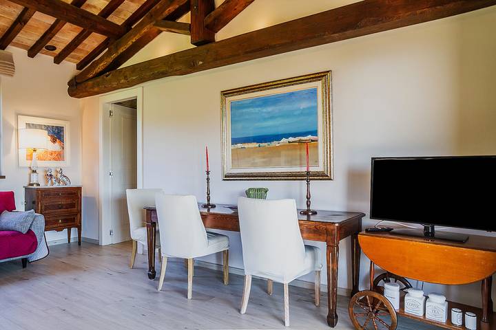 Appartamento intero, Appartamento 'Casa Ulivo' con vista mare, Wi-Fi e aria condizionata in Orbetello, Parco naturale della Maremma