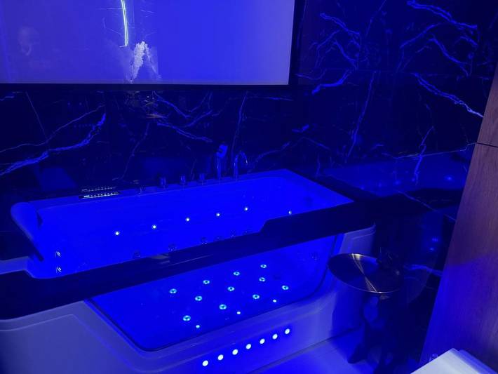 Apartament wakacyjny dla 3 osób, z Balkon i Jacuzzi oraz Widok w Kielce